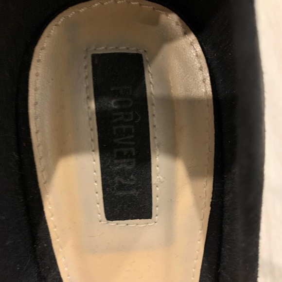 FOREVER 21 Black High heels (7.5) - Picture 5 of 6